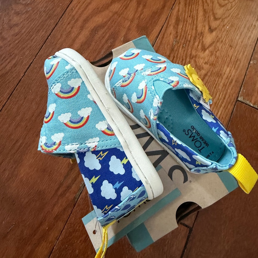 New TOMS Toddler Girl’s Blue Glow in the Dark Tiny Alpargata US Size 4C - Picture 6 of 9